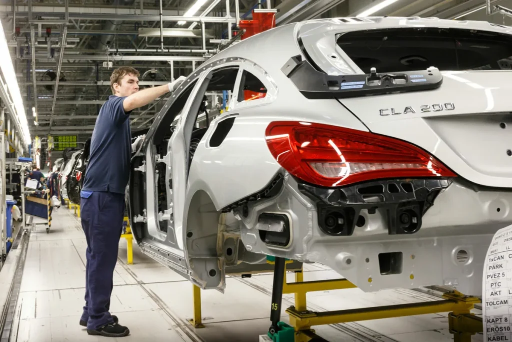 Als dat gebeurt, zal de auto-industrie zich moeten aanpassen aan de nieuwe realiteit.