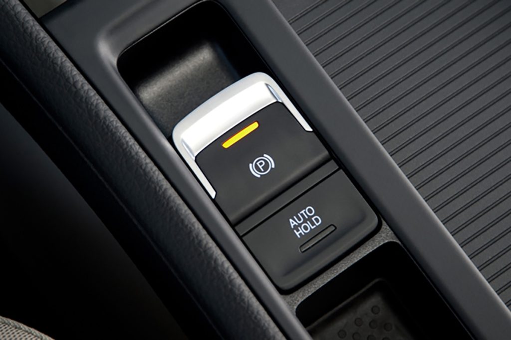 Deze knop wordt de elektrische handrem in de auto genoemd.