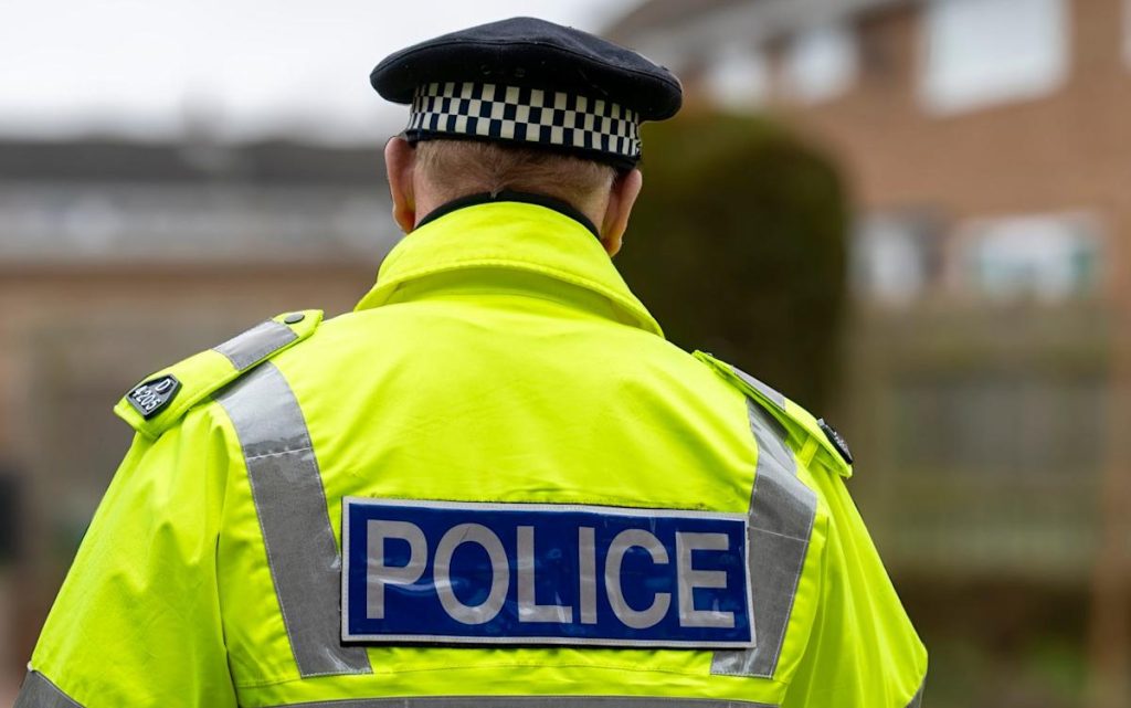 De politie heeft een oudere man gearresteerd.