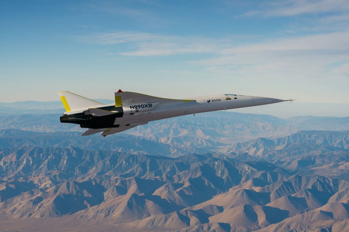 het vliegtuig bereikt de geluidssnelheid